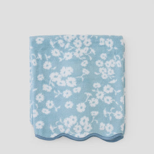 Scallop Patterned Bath Towel