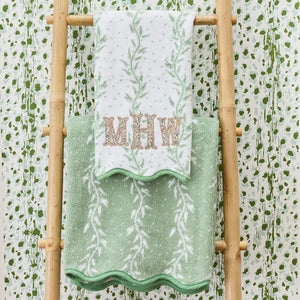 Scallop Patterned Bath Towel