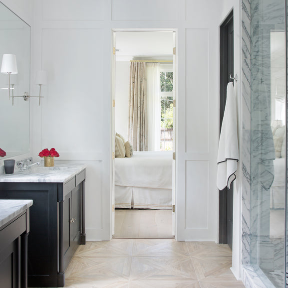 Bathroom Diaries: Robyn Roberts