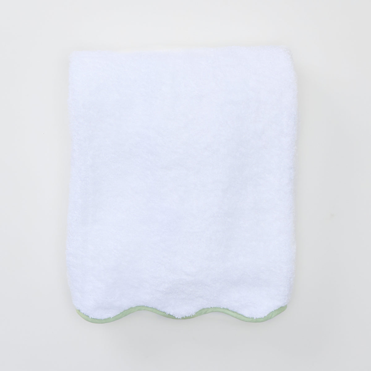 Scallop Bath Towel, Matcha on White | Weezie
