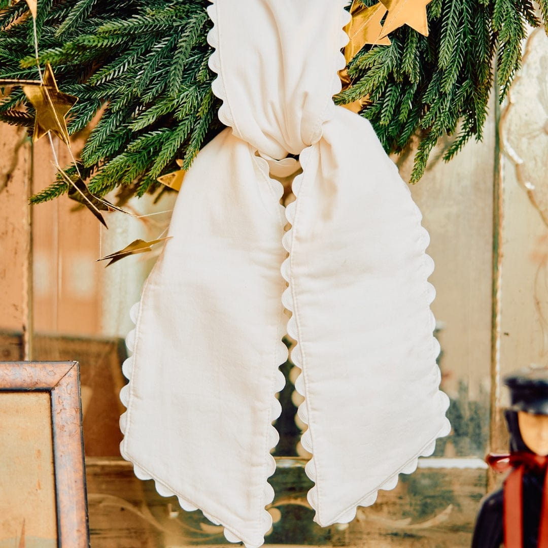 Scallop Wreath Sash