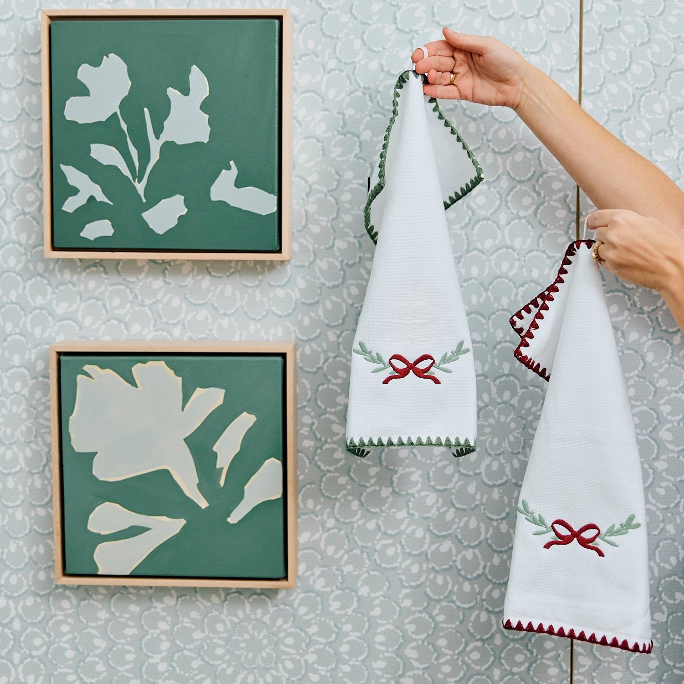 Stitched Edge Fingertip powder Bath Towels (pair)