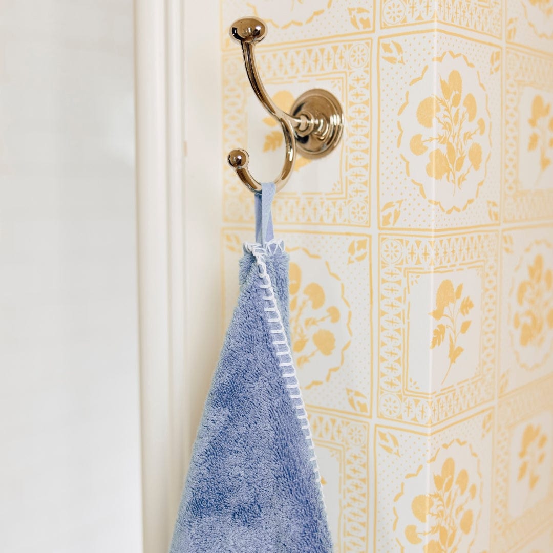 Weezie Stitched Edge Powder Bath Fingertip Towels